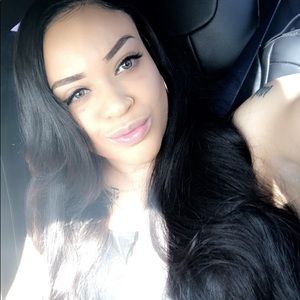 Meet your Posher, Keonia